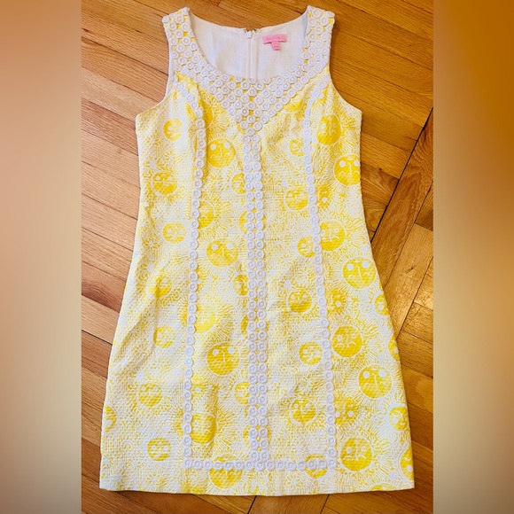 Lilly Pulitzer dress size 10 with sun design - Picture 4 of 5